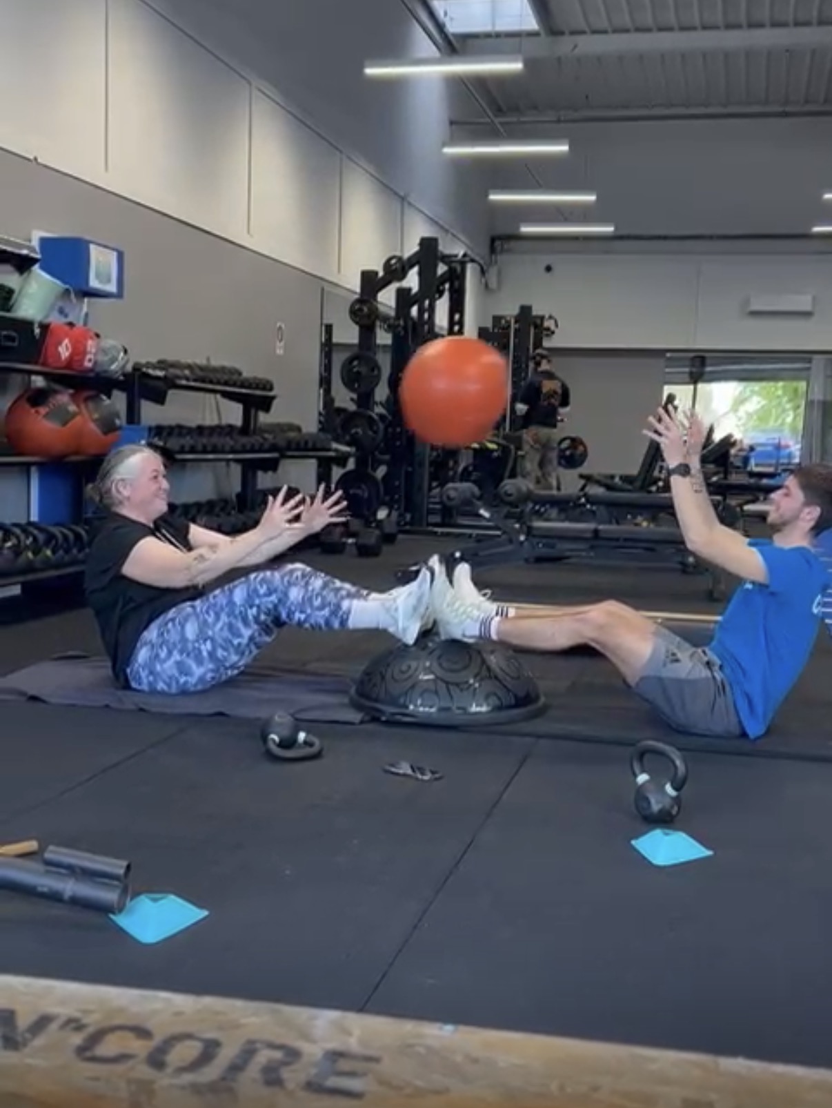 Séance de renforcement musculaire encadrée par Marius en salle