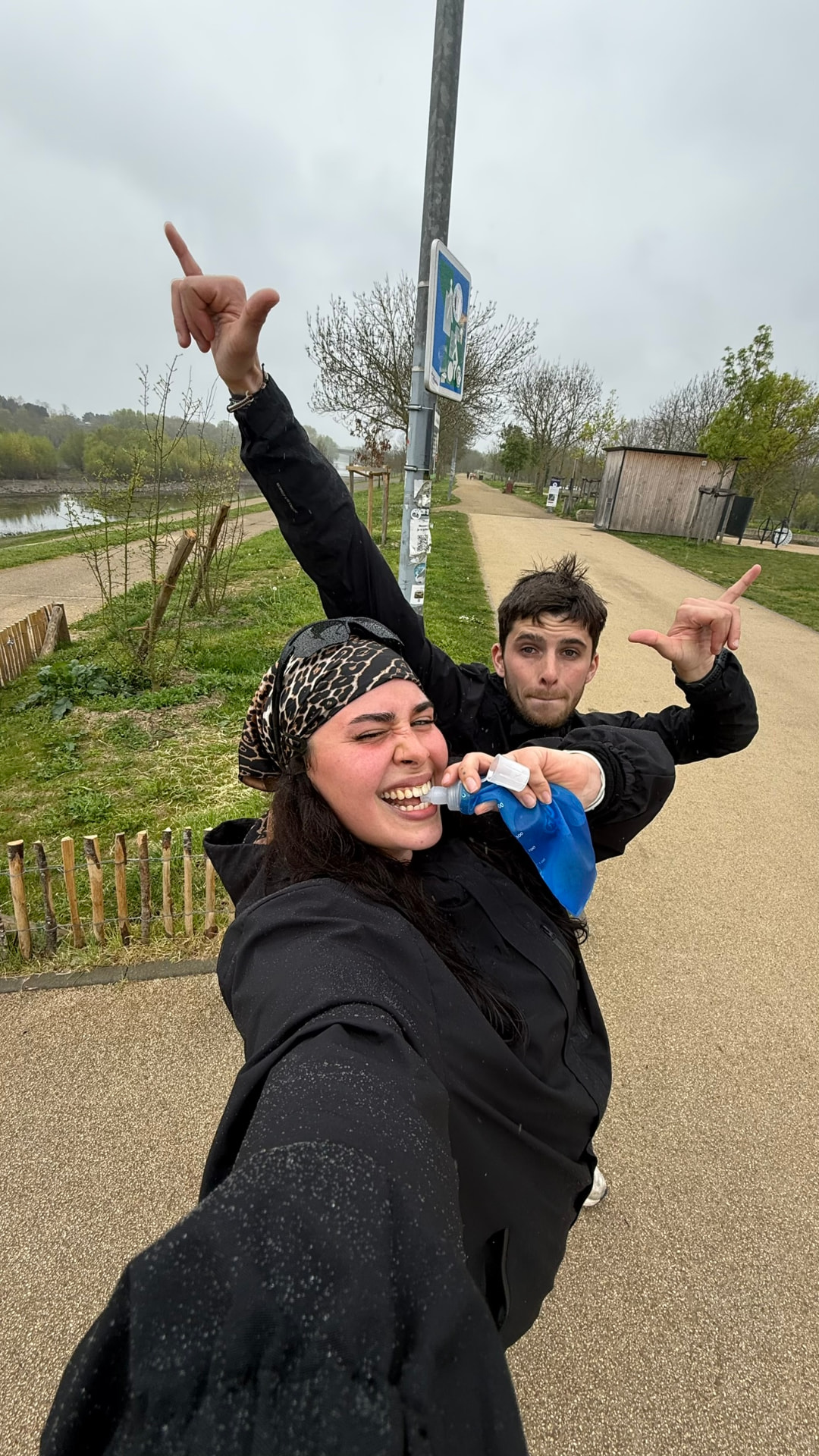 Marius et une sportive après une sortie course à pied